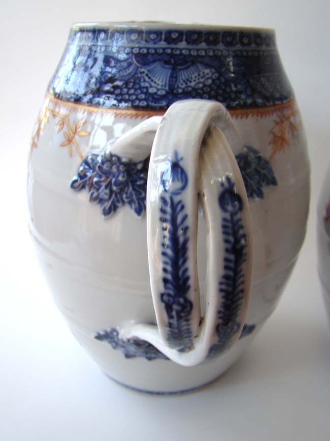 A Pair of Chinese Export Porcelain "Mandarin Palette" Cider Jugs circa 1785-1790 — image 4